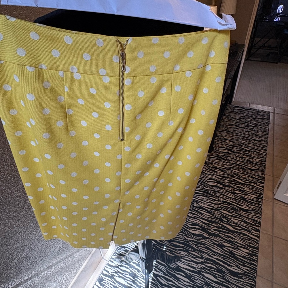 Ann Taylor Yellow Polka Dot Pencil Skirt - Picture 2 of 3